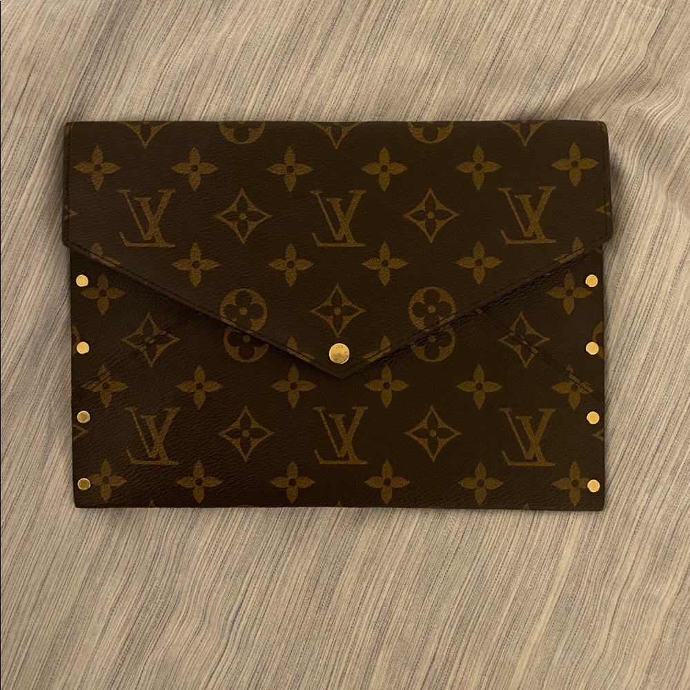 Louis Vuitton Monogram Rivets Envelope - Picture 11 of 12